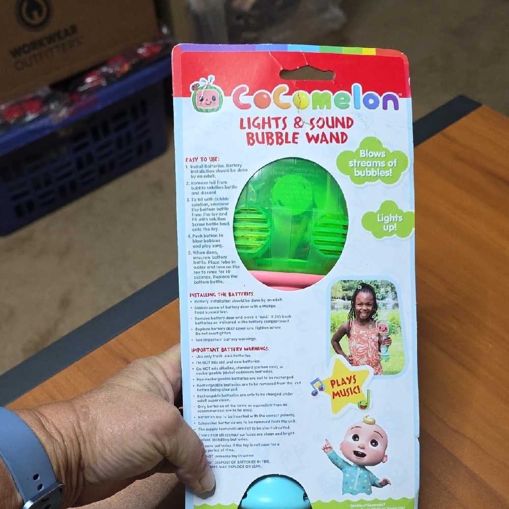CoComelon Musical Bubble Wand - Green and Pink - Picture 5 of 5